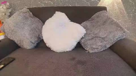 Snapshot of mia_roux13 chatting on March 2025 09:24:01 PM Mia Roux online show from March 2025 09:24:01 PM