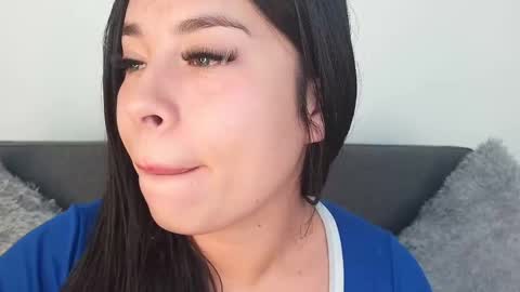 Snapshot of mia_roux13 chatting on September 2025 02:50:01 PM Mia Roux online show from September 2025 02:50:01 PM