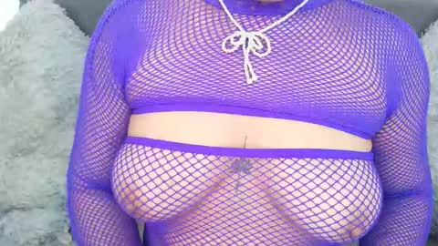 Snapshot of mia_roux13 chatting on October 2025 07:24:01 PM Mia Roux online show from October 2025 07:24:01 PM