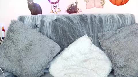 Snapshot of mia_roux13 chatting on October 2025 07:48:02 PM Mia Roux online show from October 2025 07:48:02 PM