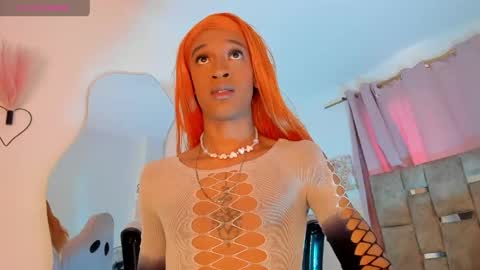Snapshot of mia_royal chatting on May 2026 12:21:02 PM mia_royal online show from May 2026 12:21:02 PM