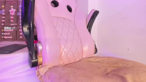 Snapshot of mia_royal chatting on June 2026 06:34:02 PM mia_royal online show from June 2026 06:34:02 PM