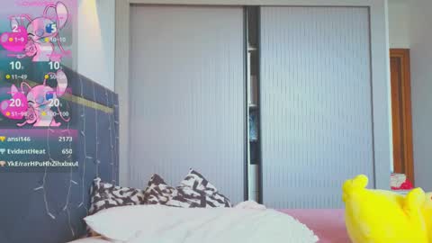 Mia online show from March 2025 09:50:01 AM