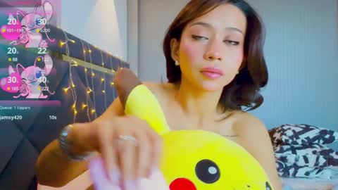 Mia online show from March 2025 12:37:01 PM