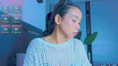 Mia online show from September 2025 02:28:01 PM