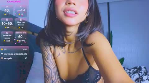 Mia online show from September 2025 03:25:01 PM