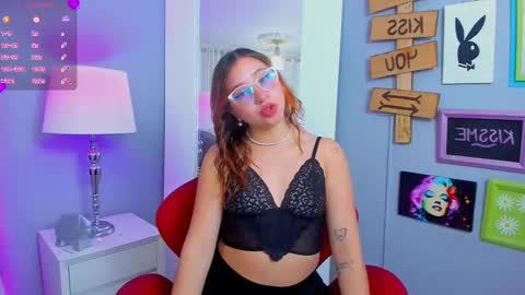 Mia  online show from September 2025 12:05:01 PM