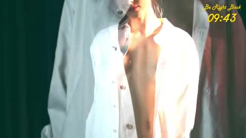 Mia online show from April 2026 04:15:01 PM