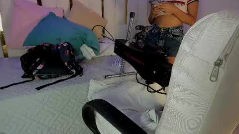 Snapshot of mia_vy chatting on June 2026 03:07:01 AM mia_vy online show from June 2026 03:07:01 AM
