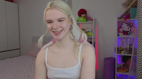 Mia online show from April 2026 03:29:01 AM