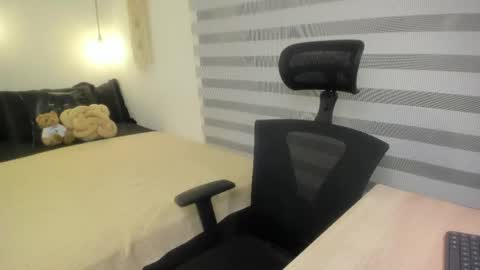 Snapshot of mia_xgray chatting on May 2026 09:12:01 PM Mia online show from May 2026 09:12:01 PM