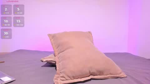 MIA INDEPENDENT MODEL  online show from March 2026 11:19:01 PM