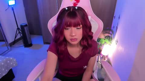 mia  nicolle online show from November 2025 10:01:02 PM