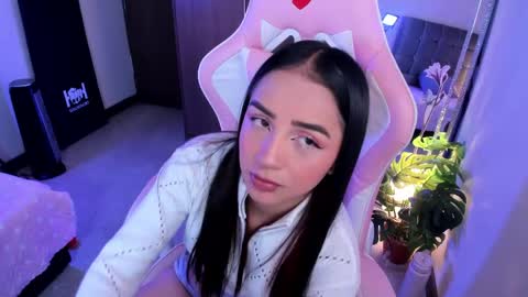 mia  nicolle online show from April 2026 03:04:02 AM