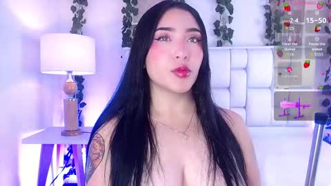 Mia online show from September 2025 11:54:01 AM