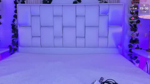 Mia online show from April 2026 11:15:01 AM