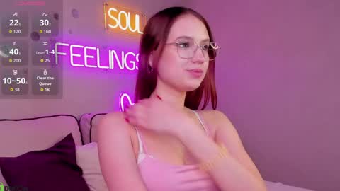 Snapshot of miaa_hill chatting on June 2026 11:05:01 AM Mia online show from June 2026 11:05:01 AM