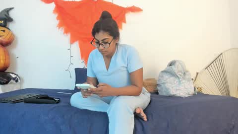 Snapshot of miaa_khaliffa_ chatting on October 2025 12:17:02 PM Mia online show from October 2025 12:17:02 PM