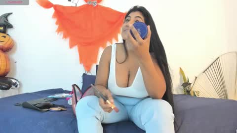Snapshot of miaa_khaliffa_ chatting on October 2025 12:05:02 PM Mia online show from October 2025 12:05:02 PM