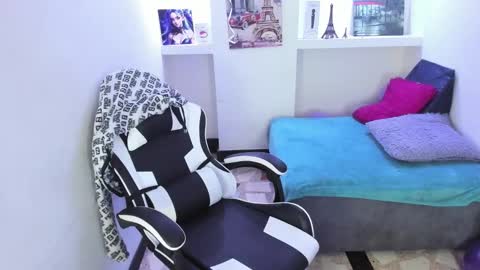       online show from October 2025 12:25:02 PM