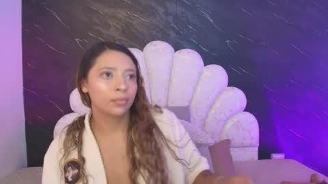 Mia online show from April 2026 12:08:02 PM