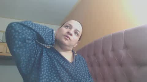 Snapshot of miaabrownn chatting on December 2024 06:05:01 PM MIA online show from December 2024 06:05:01 PM