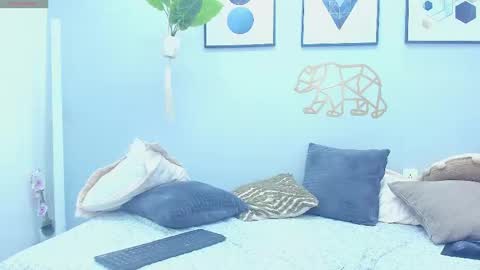 Mia online show from January 2025 04:06:01 PM