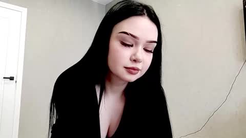 Mia online show from February 2026 08:04:01 AM