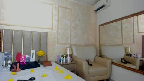 Miaasummer online show from May 2026 11:39:02 AM