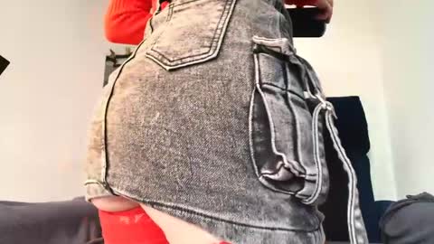 Snapshot of miabeautyxxx chatting on May 2026 01:41:02 PM miabeautyxxx online show from May 2026 01:41:02 PM