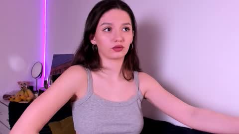 mia online show from March 2026 06:58:01 PM