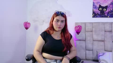 miablumm_ online show from February 2026 04:16:02 PM