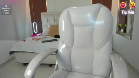 Snapshot of miabrunette23 chatting on June 2026 06:17:02 AM MIA online show from June 2026 06:17:02 AM