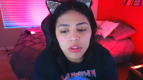 Mia online show from December 2024 12:05:02 AM