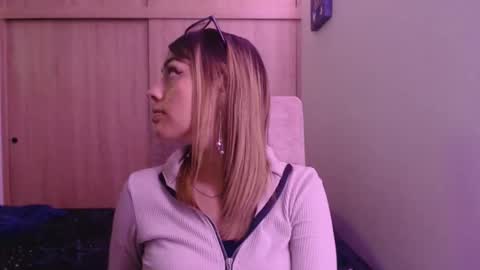 Miia  online show from March 2026 02:06:02 AM