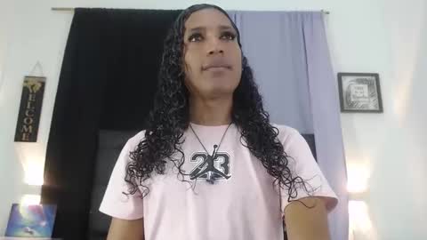 MiaCoock online show from November 2025 05:02:01 PM