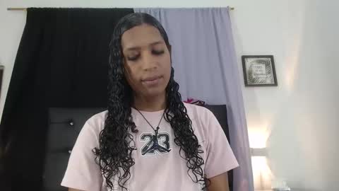 MiaCoock online show from November 2025 01:10:01 PM