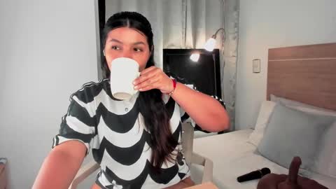 IG Yojanagomez  online show from March 2025 12:37:02 AM