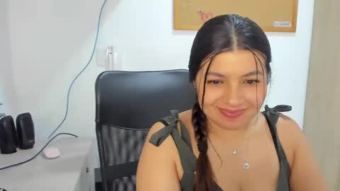 IG Yojanagomez  online show from March 2025 04:57:01 PM