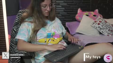 Mia online show from February 2025 05:34:02 AM