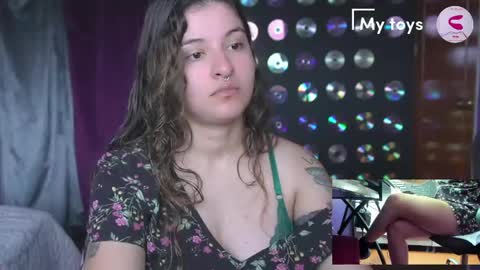 Mia online show from April 2026 04:22:01 PM