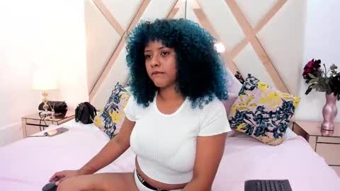 Snapshot of miadraven chatting on November 2025 05:34:01 PM Mia online show from November 2025 05:34:01 PM