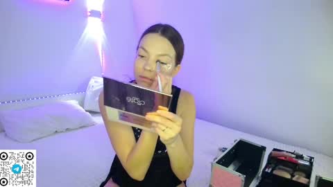 Mia online show from May 2026 01:12:01 AM