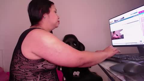 Snapshot of miafuegolatino chatting on February 2026 01:45:04 AM mia online show from February 2026 01:45:04 AM