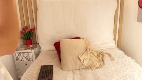 Mia  online show from June 2026 12:32:02 AM