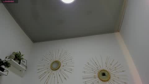 Miah Collins online show from February 2025 09:01:01 AM