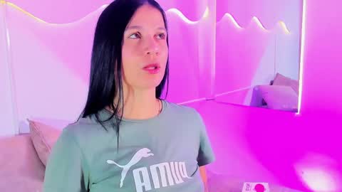 Snapshot of miahansson chatting on May 2026 02:12:01 PM MIA online show from May 2026 02:12:01 PM