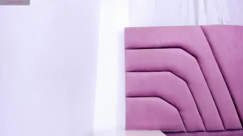 miajhonsonx online show from February 2026 02:07:01 PM