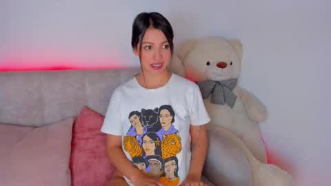 miakris1 online show from March 2025 12:09:02 PM