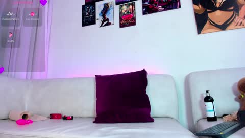 Mia online show from February 2025 07:16:02 PM